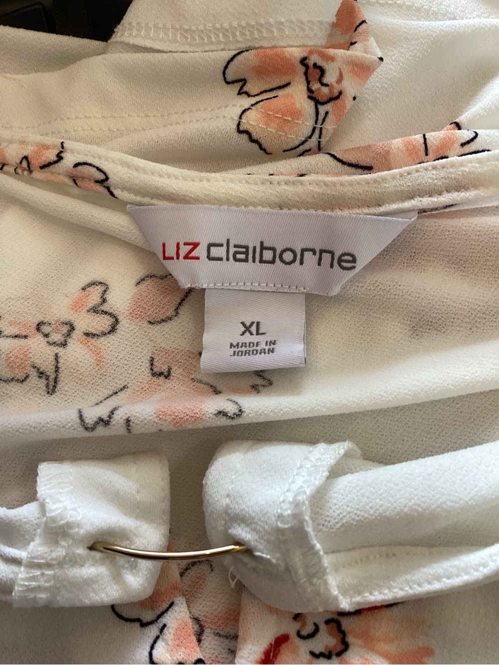 Liz Claiborne Cream Floral Keyhole Flutter Sleeve Top - Picture 9 of 9